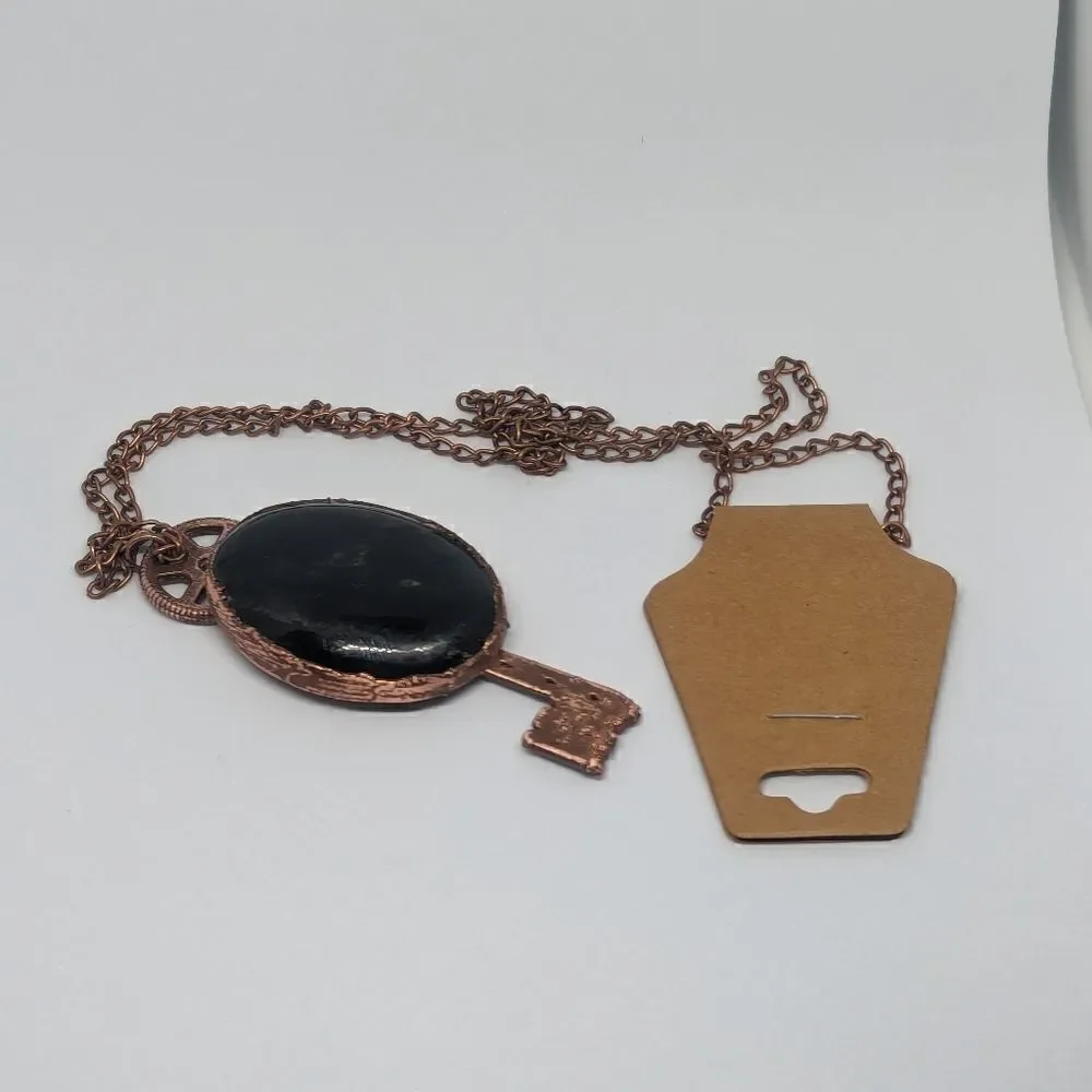 "Destined" Labradorite Key Copper Necklace - Picture 4 of 9